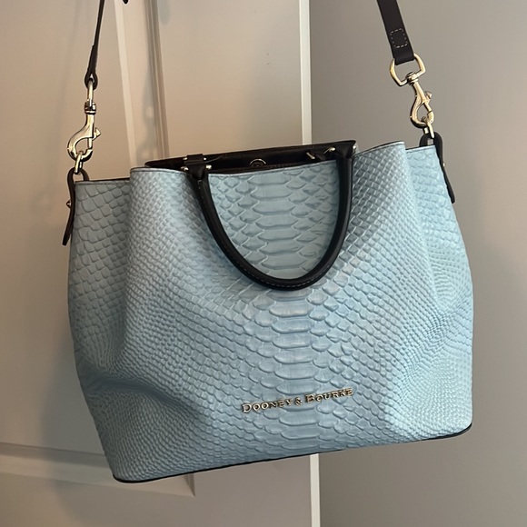 Dooney & Bourke tote,All Products : American Fashion Style Bags On Sale